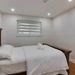 Beautiful House In Scarborough