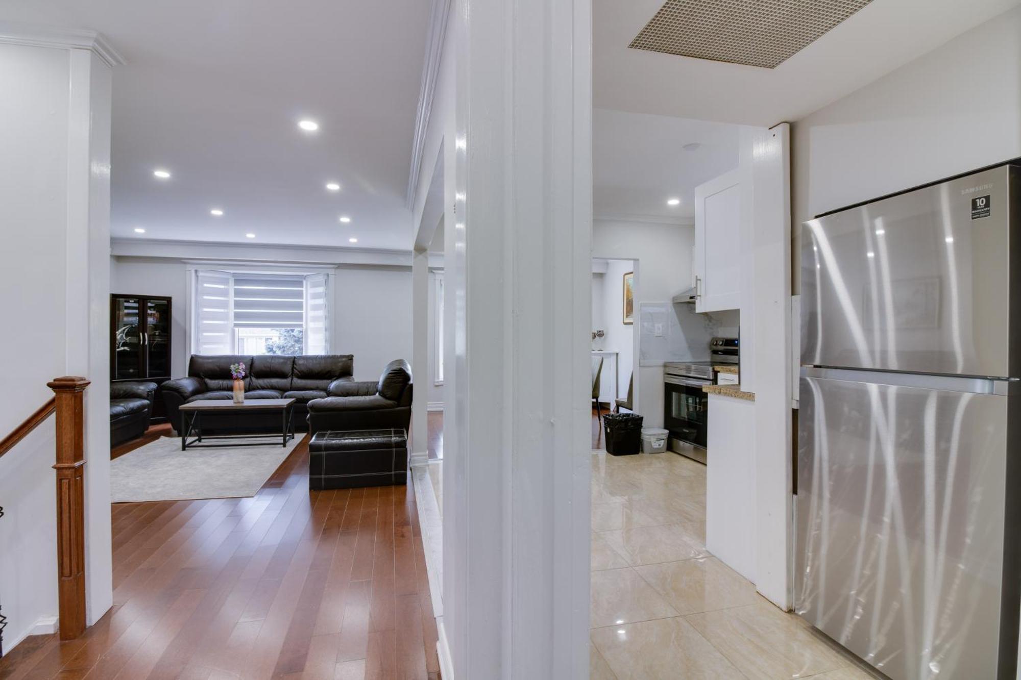 Beautiful House In Scarborough * Toronto